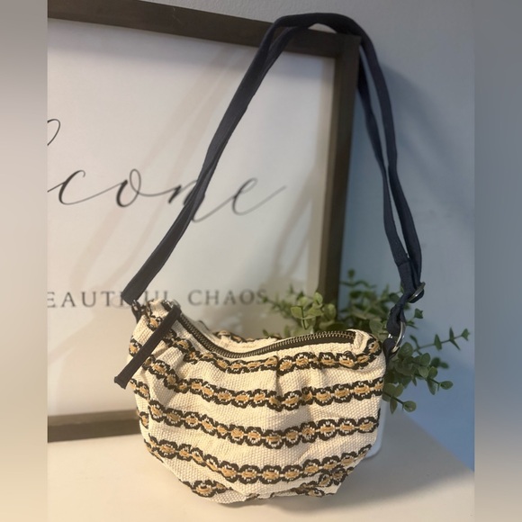 Free People Handbags - Free People Woven Knit Zamora Crossbody Bag